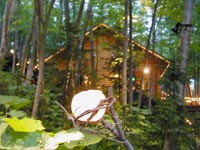 管理人撮影　光る玉と丸太小屋
