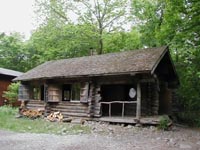 管理人撮影　丸太小屋